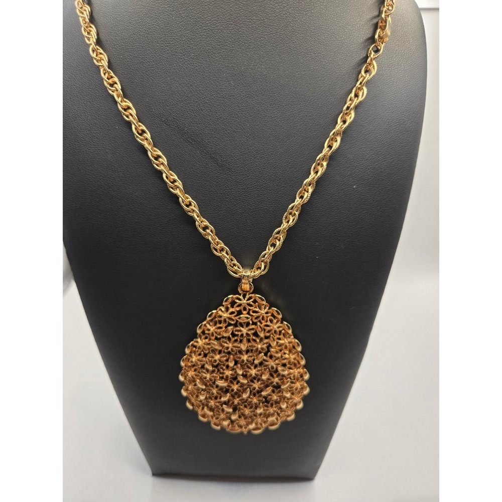 Vintage Gold Tone Filigree Floral Teardrop Pendant Necklace Rope Chain 24 Inch